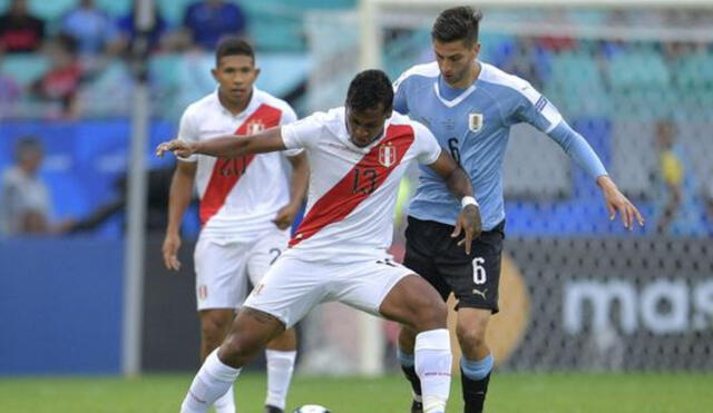 Perú no gana ni empata contra Uruguay como visitante desde el 2004. Foto: AFP