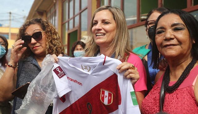 Alva Prieto compartió desayunos con madres de familia y autoridades. Foto: Congreso de la República