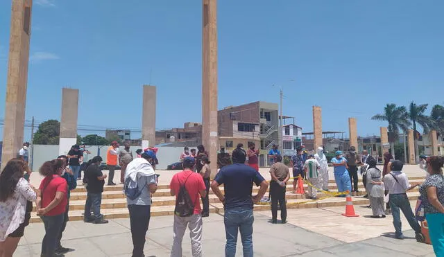 Cuerpo de hombre sin vida se encontró en el Paseo de los Héroes. Foto: Rosita Quincho