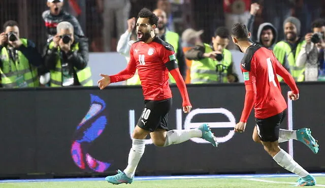 Salah celebra el autogol rival provocado por él. Foto: EFE