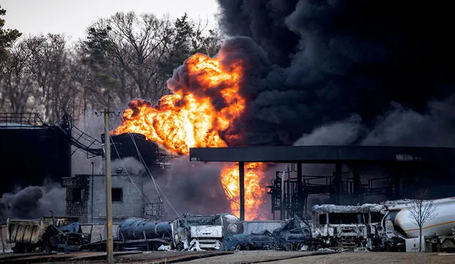 La guerra en Ucrania continúa un mes después de que Rusia comenzara su invasión. Foto: AFP