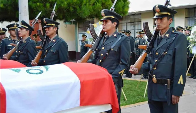Policía rindió honras fúnebres a efectivo fallecido. Foto: referencial/archivo LR