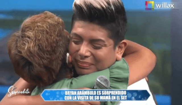 Bryan Arámbulo es sorprendido por su madre. Foto: Captura de Willax