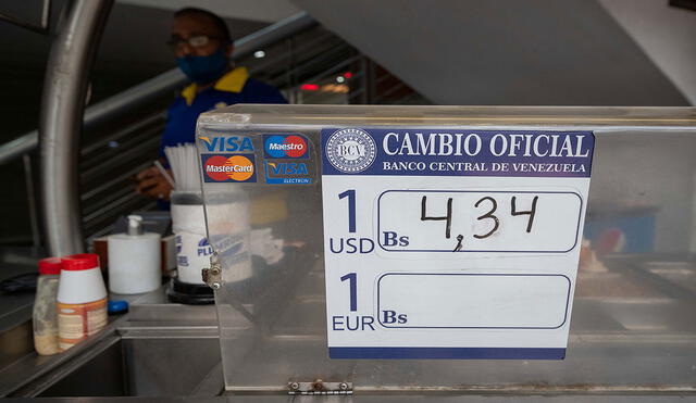 El dólar del Banco Central de Venezuela se ha mantenido últimamente entre 4,34 y 4,36 bolívares. Foto: EFE