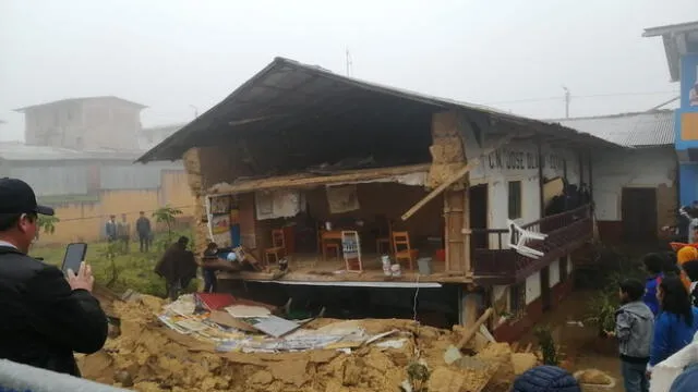 Lluvias ocasionaron el derrumbe de la vieja infraestructura del colegio José Olaya de Cutaxi en Conchán, Chota. Foto: Edyc Mv Mav.