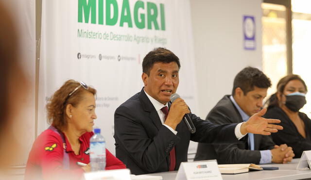 Ministro Oscar Zea reitera propuesta para uso de la leche fresca en elaboración de leche evaporada. Foto: Midagri