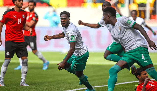 Boulaye Dia anotó el 1-0 para Senegal contra Egipto. Foto: Twitter CAF