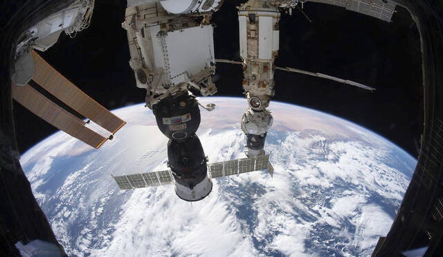 Rusia ha amenazado con abandonar el laboratorio espacial y también reducir su vida útil si Occidente no eliminan las penalidades en su contra. Foto: NASA