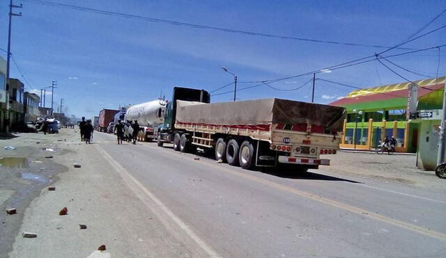 Tercer día del paro de transportistas de carga por aumento en el precio de combustibles. Foto: Andina