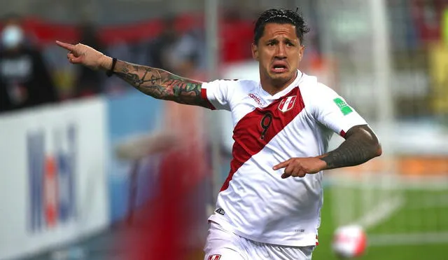 Gianluca Lapadula fue el autor del primero gol de Perú en el tirunfo ante Paraguay. Foto: FPF