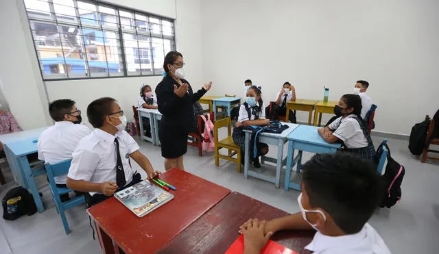 Los docentes y auxiliares beneficiados recibirán un monto de hasta 400 soles. Foto: Minedu.