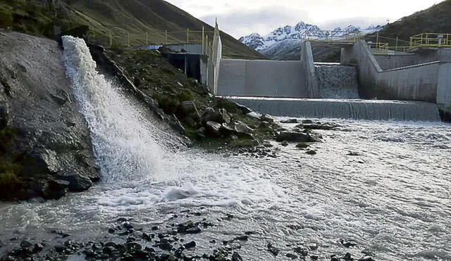 En riesgo. Autoridades y pobladores han denunciado la gravedad del derrame de relaves. Foto: difusión.