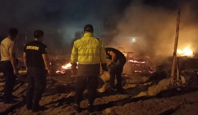 El siniestro fue controlado tras un arduo trabajo conjunto entre los hombres de rojo y agentes de Serenazgo. Foto: Áncash Digital