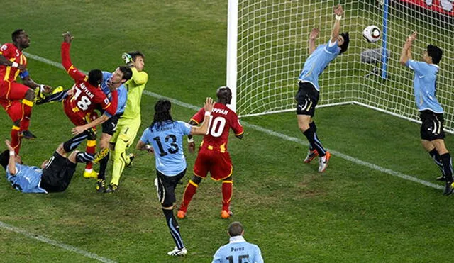 Uruguay y Ghana volverán a enfrentarse en un mundial después de 12 años. Foto: EFE