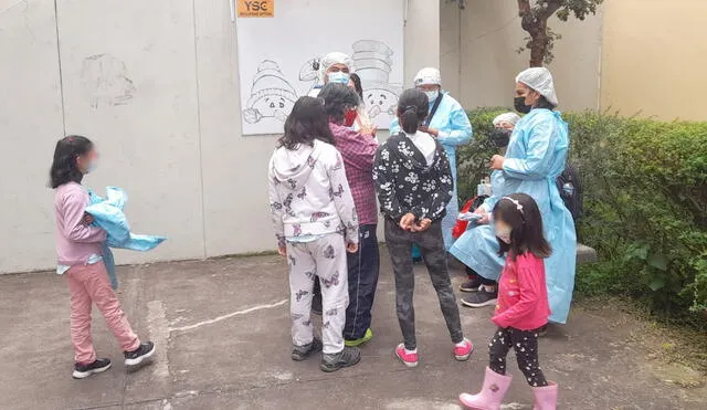 Cusco. Brigadas llegan a las viviendas cusqueñas para cerrar brechas de vacunación. Foto: Geresa Cusco