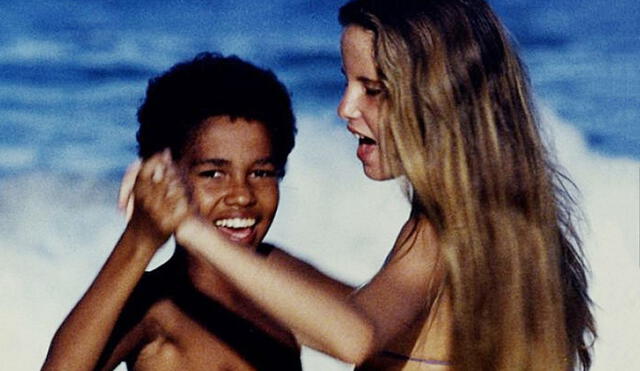 Chico (Washington Oliveira) y Roberta de Brito bailando en el videoclip de "Chorando se foi" cuando eran unos niños. Foto: captura de YouTube