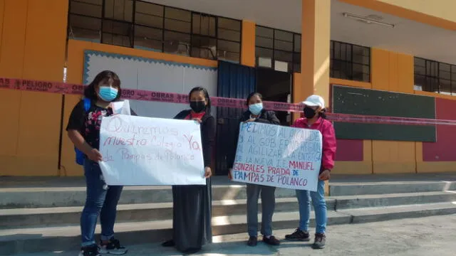 Padres de familia protestaron para exigir que se agilicen obras. Foto: Alexis Choque/URPI