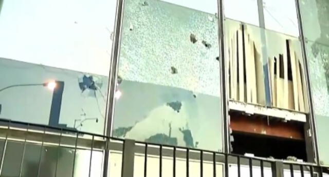 Al menos cuatro policías heridos tras enfrentamientos con manifestantes. Foto: captura de TV Perú