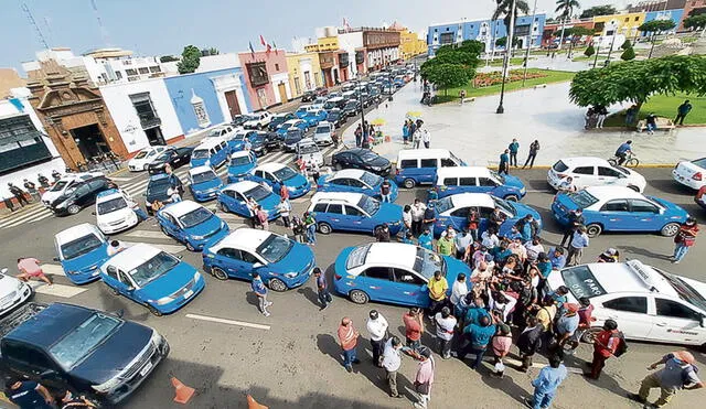 Trujillo. Los taxistas volvieron a acatar ayer el paro. Foto: Yolanda Goicochea/La República