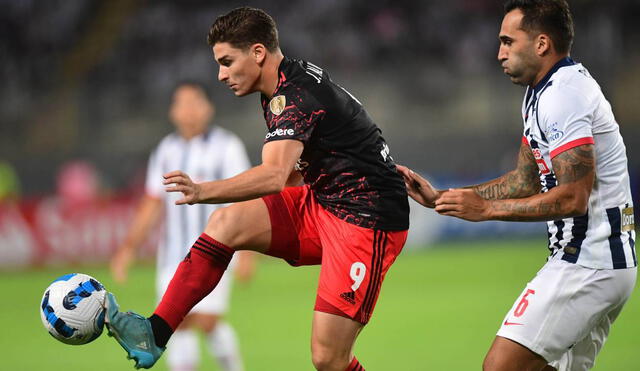 Alianza y River juegan en el Estadio Nacional. Foto: Conmebol.