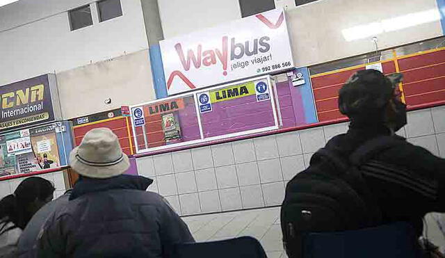 Cancelados. Salidas de los buses interprovinciales se suspendieron en el terminal terrestre de Arequipa por bloqueos en Ica. Foto: La República