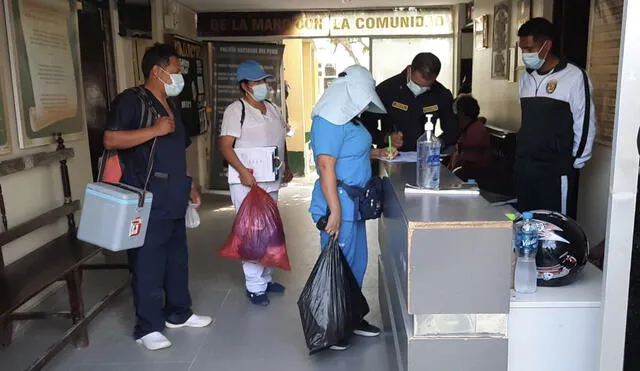 Los integrantes de la brigada de vacunación realizaron la denuncia en la Comisaría de La Victoria. Foto: Tvi Noticias.