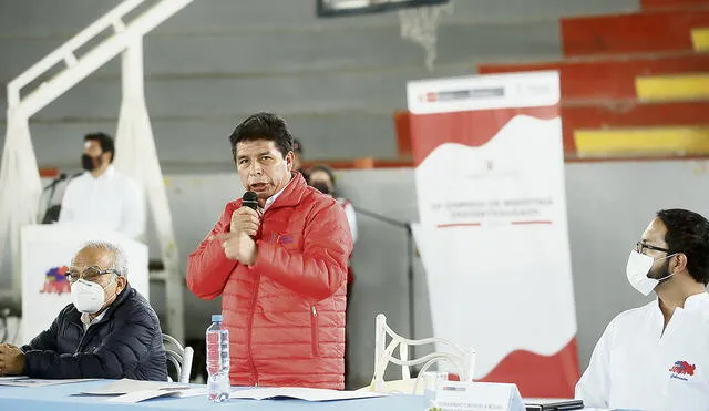 En Huancayo. En lugar de llevar medidas concretas, el presidente Pedro Castillo anunció un proyecto de ley para la reducción de los sueldos del presidente, los ministros y los congresistas. Foto: Presidencia