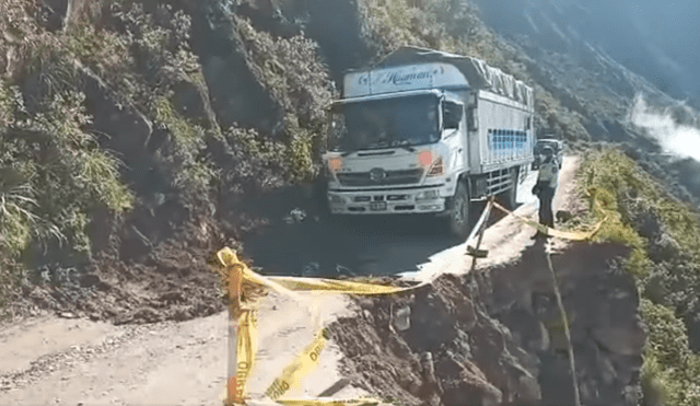 Estado de la vía dificulta el tránsito de vehículos de carga pesada, que proveen de diversos recursos a la provincia. Foto: vídeo Radio Centinela