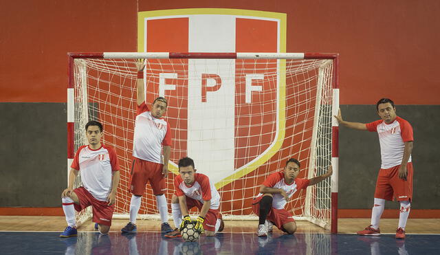 Entrenamiento en el Coliseo de futsal de la FPF, en la Videna.