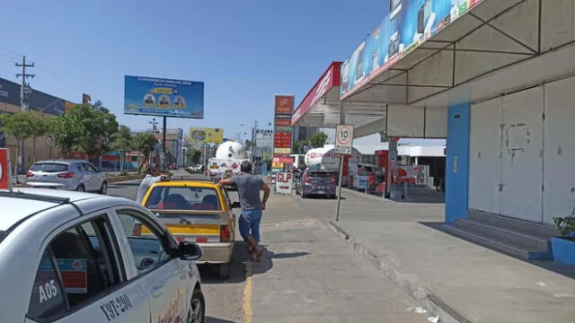 Colas persisten en diferentes autoservicios de Arequipa. Foto: URPI/Wilder Pari