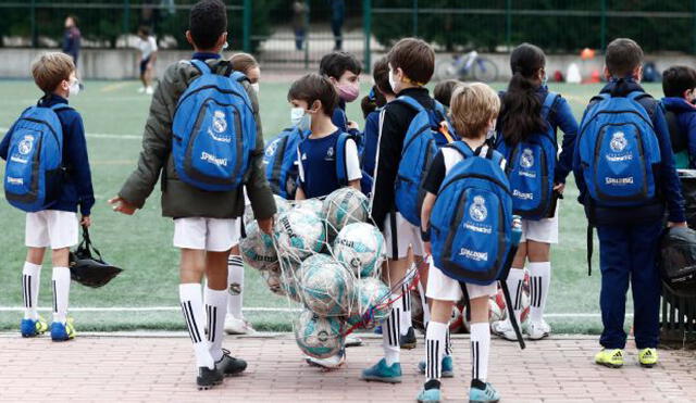 El proyecto busca que los niños que se inscriban puedan vivir la experiencia de entrenar en el estadio de Real Madrid una o dos semanas. Foto: Fundación Real Madrid