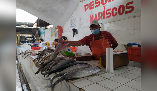 Expenden pescado fresco y salado. Foto: Rosa Quincho/URPI-LR