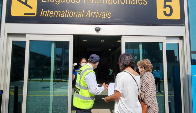 El personal de Migraciones en el aeropuerto Jorge Chávez señaló que es un problema técnico. Foto: La República