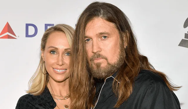 Tish Cyrus y Billy Ray Cyrus contrajeron matrimonio en 1993 en su sala de estar en Franklin, Tennessee. Foto: AFP