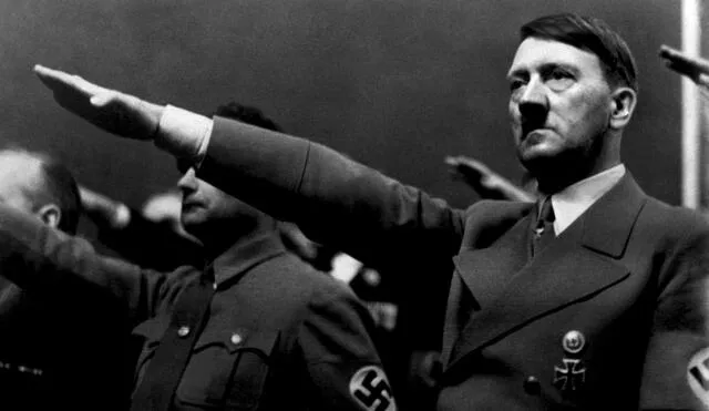 Adolfo Hitler fotografiado con el saludo fascista en 1939. Ya desde 1926, anunciaba que un objetivo de gobierno sería aniquilar "tanto al judío como su obra". Foto: AFP