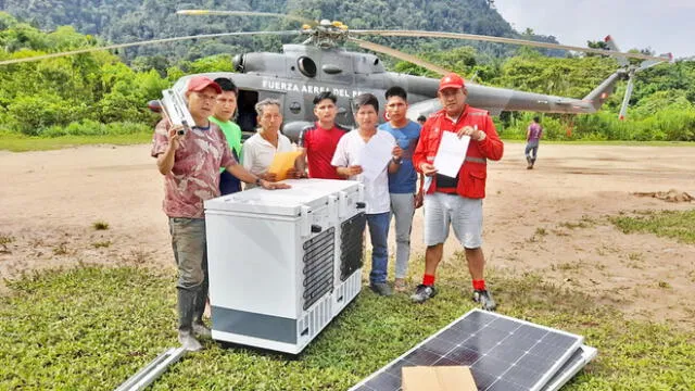 Refrigeradora fotovoltaica es trasladada en helicóptero al comunidades del Cenepa. Foto: GOREA.
