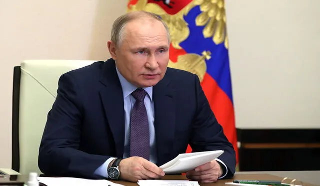 Vladimir Putin en una reunión sobre la situación en el sector petrolero. Foto: Sputnik/EFE