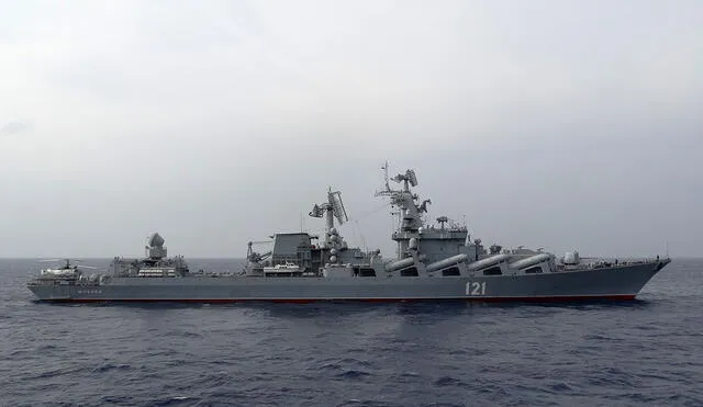 Sobre el buque insignia Moskva de la flota rusa en el mar Negro ya se había manifestado EE. UU. Foto: AFP