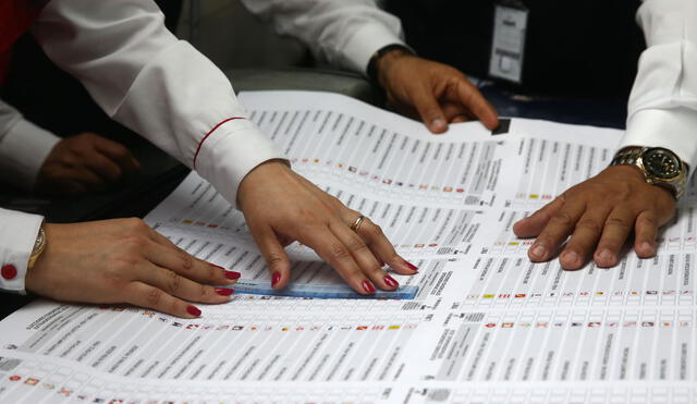 Fueron 148 organizaciones políticas las que presentaron candidatos para elecciones internas al JNE. Foto: Andina
