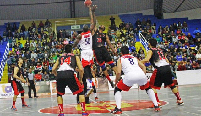 El básquet peruano está desafiliado de la FIBA desde el 2021. Foto: FDPB