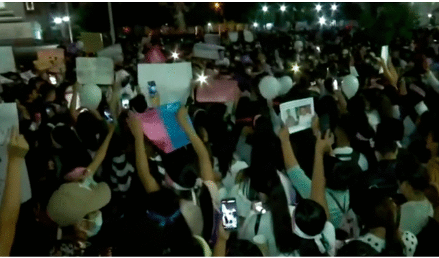 En la capital, cientos de ciudadanos se reunieron en el centro de Lima para pedir la máxima pena contra el acusado. Foto: captura RPP