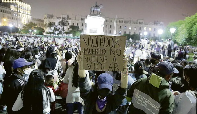 Protestas. En Lima, cientos de mujeres salieron a las calles a exigir justicia para la pequeña abusada. Foto: John Reyes/La República