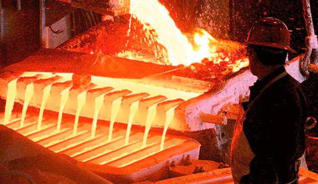 Cochilco estima que el mercado mundial de cobre refinado se mantendrá este año con un déficit de 104.000 toneladas. Foto: Efe