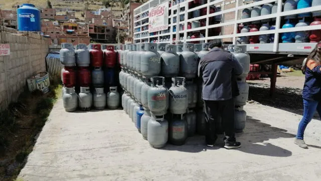 Puno. Envasadoras de gas en Juliaca. Foto: La República/Carlos Cisneros