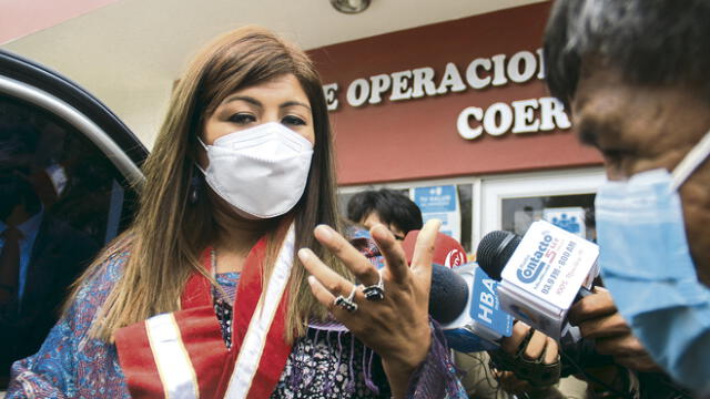 Defensa. La gobernadora de Arequipa sostiene que sus colaboradores es gente joven y limpia. Foto: La República