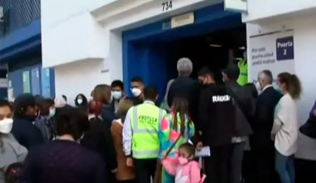 Migraciones Breña solo recibe a personas con vuelos programados dentro de las 48 horas. Foto: captura Tv Perú