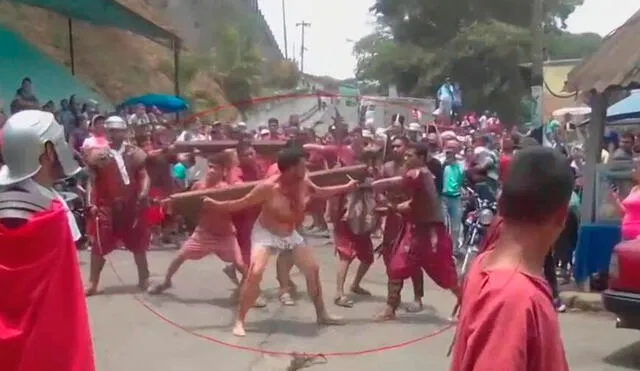 El video de lo sucedido en el pueblo venezolano de Paracotos no tardó en volverse viral y las críticas no se hicieron esperar. Foto: captura-Telemundo