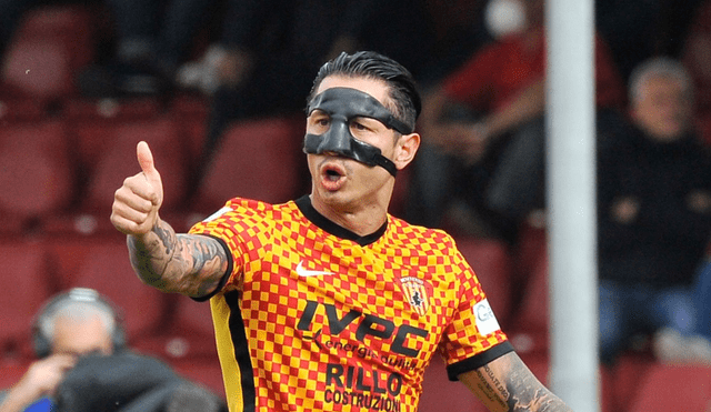Gianluca Lapadula juega en Benevento desde 2020. Foto: Difusión