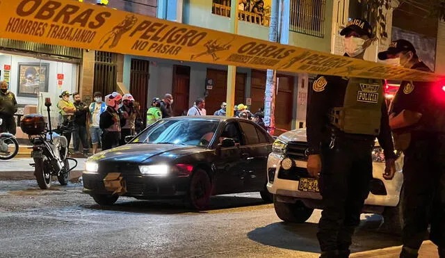 PNP investiga el crimen suscitado en horas de la noche. Foto: Raúl Egúsquiza / URPI - LR