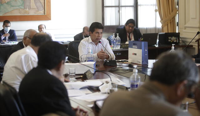 Pedro Castillo se reunió este miércoles con el titular del PCM, Aníbal Torres, y los demás ministros de Estado. Foto: Presidencia